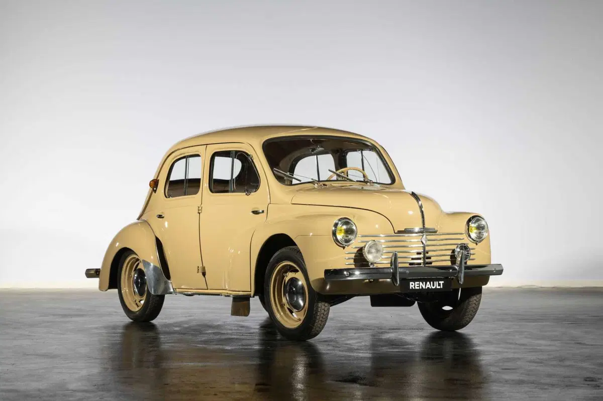Renault mette all'asta 100 auto storiche leggendarie: Formula 1, Rally iconiche e rarità dal 1898.  (18)
