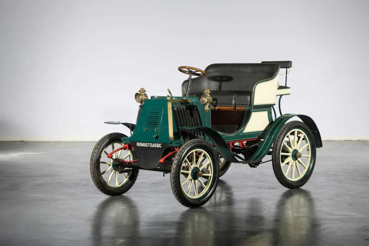 Renault mette all'asta 100 auto storiche leggendarie: Formula 1, Rally iconiche e rarità dal 1898.  (25)