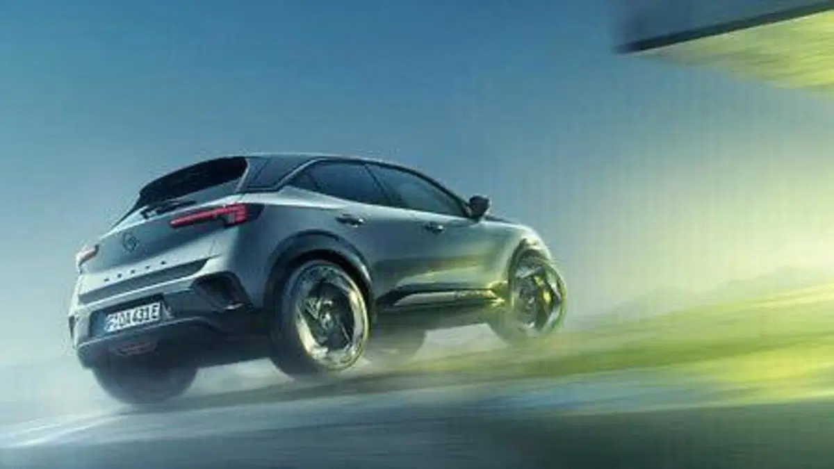 Opel Mokka GSE: il nuovo SUV elettrico da 281 CV che sfida le sportive, da 0 a 100 in soli 5,9 secondi (4)