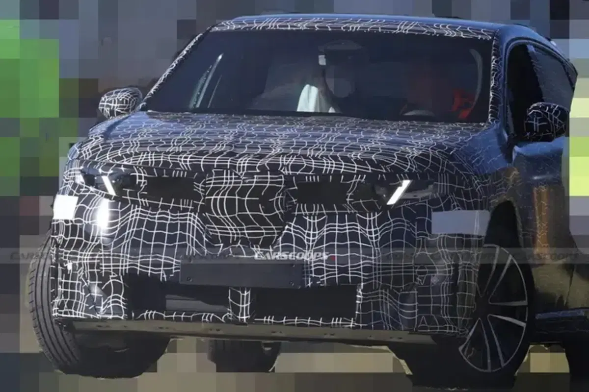 Nuova BMW iX4: le prime foto spia svelano il SUV Coupé elettrico che farà dimenticare la X4 (4)
