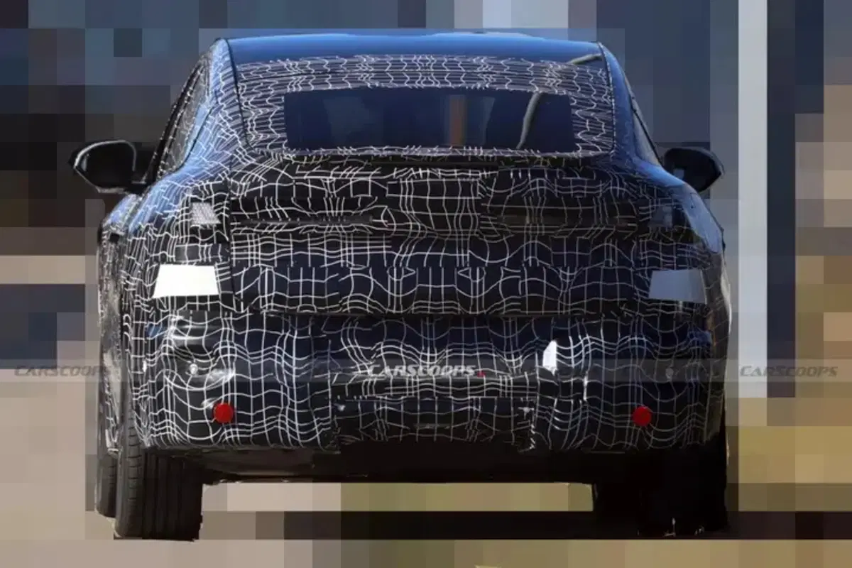 Nuova BMW iX4: le prime foto spia svelano il SUV Coupé elettrico che farà dimenticare la X4 (5)