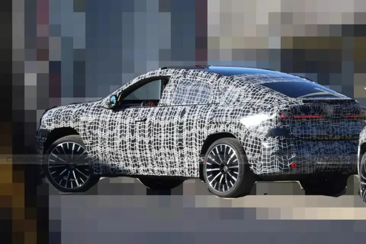 Nuova BMW iX4: le prime foto spia svelano il SUV Coupé elettrico che farà dimenticare la X4 (6)