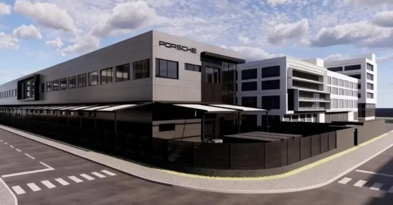 Porsche in crisi in Cina: vendite crollate del 26%, ma la mossa da 10.000 m&sup2; pu&ograve; ribaltare tutto