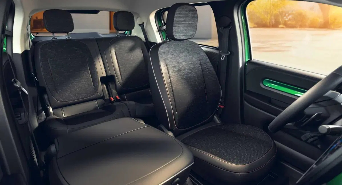 Gli interni della Renault Twingo E-Tech (2)