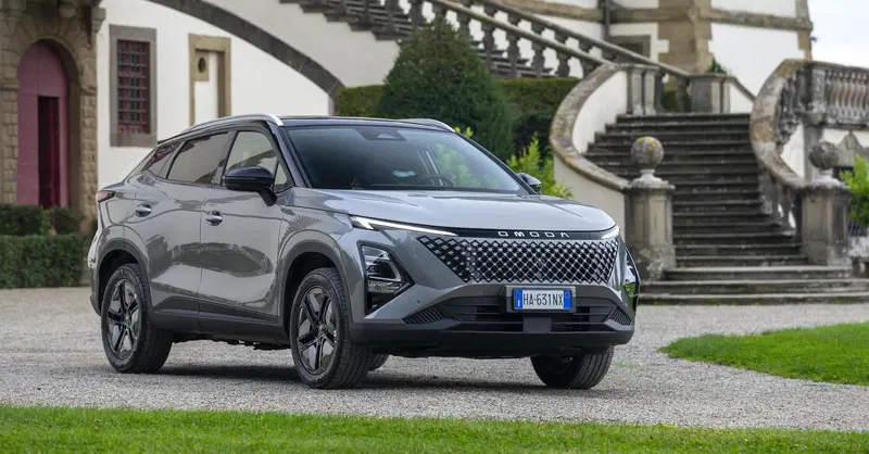 Omoda 5 Full Hybrid: quando la tecnologia cinese sfida le ibride tradizionali | Prova, prezzi e allestimenti [VIDEO]