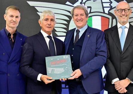 Andrea Abodi, Ministro per lo Sport in visita alla FMI durante EICMA