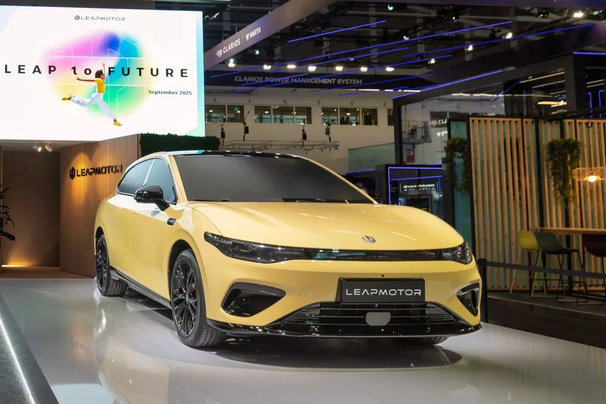 Leapmotor B05, al Salone di Monaco 2025 arriva la hatchback per l'Europa (2)