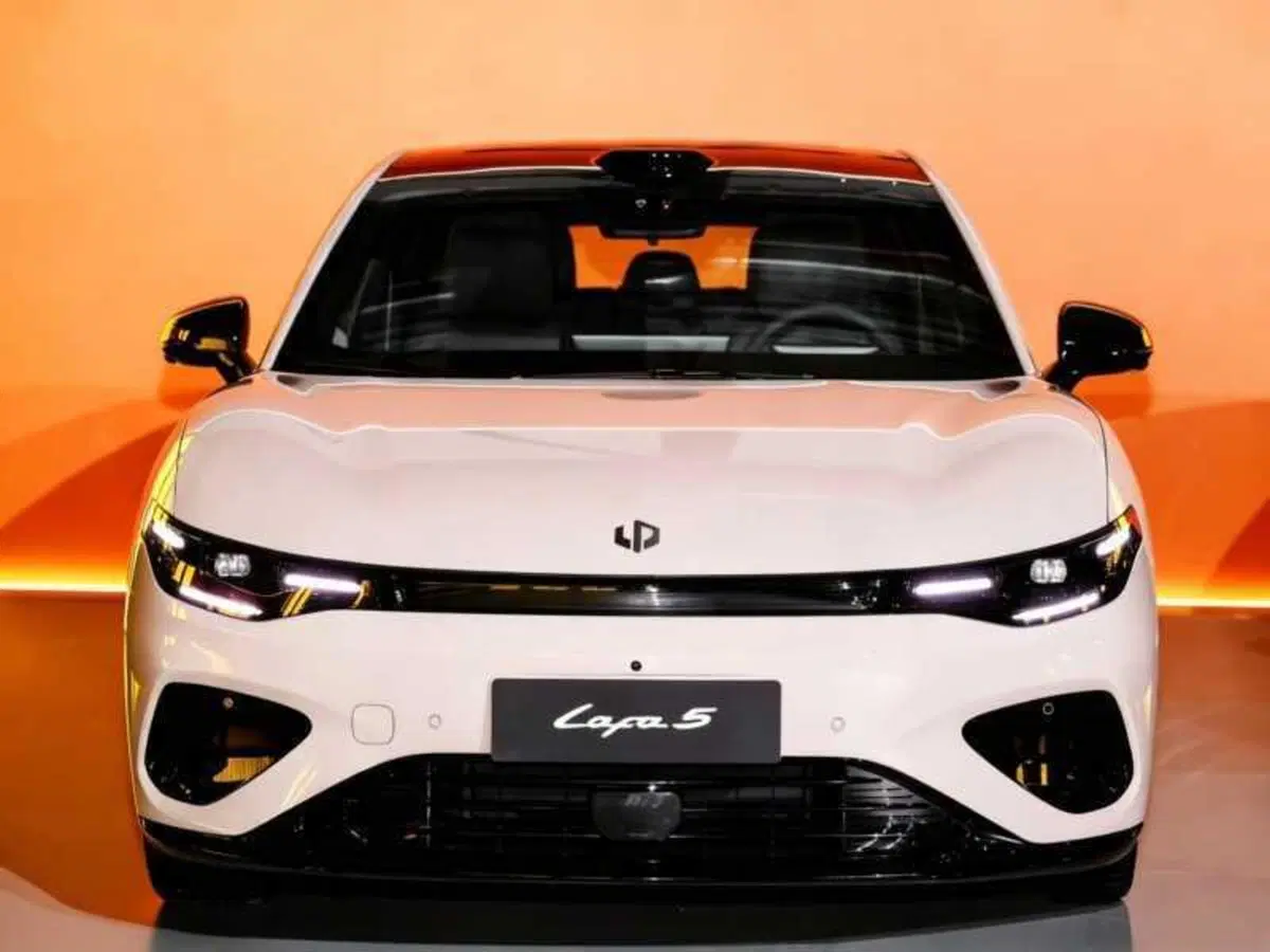 Leapmotor B05, al Salone di Monaco 2025 arriva la hatchback per l'Europa (7)