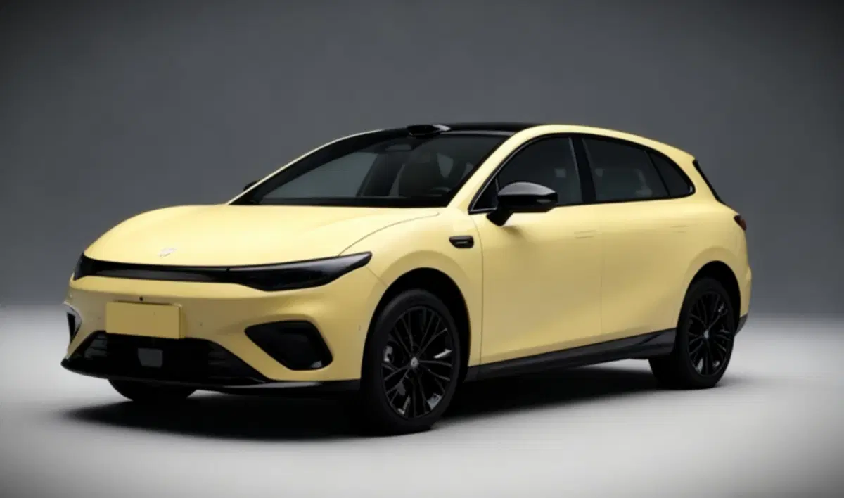 Leapmotor B05, al Salone di Monaco 2025 arriva la hatchback per l'Europa (9)