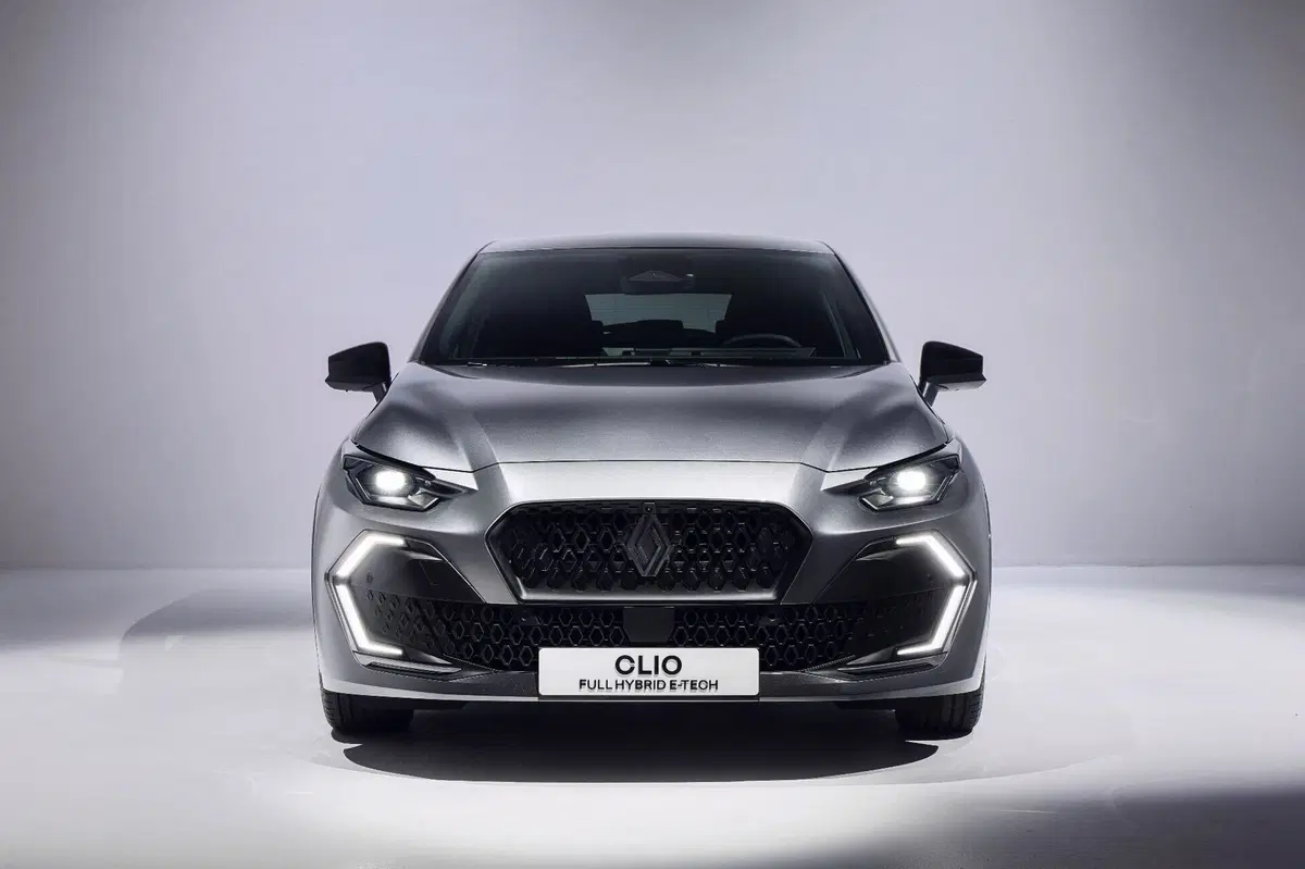 Immagini di nuova Renault CLIO esprit Alpine in colorazione Grigio Scisto (4)