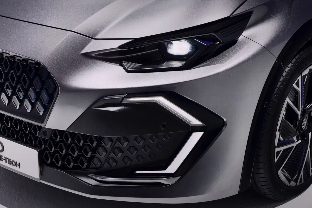 Immagini di nuova Renault CLIO esprit Alpine in colorazione Grigio Scisto (7)