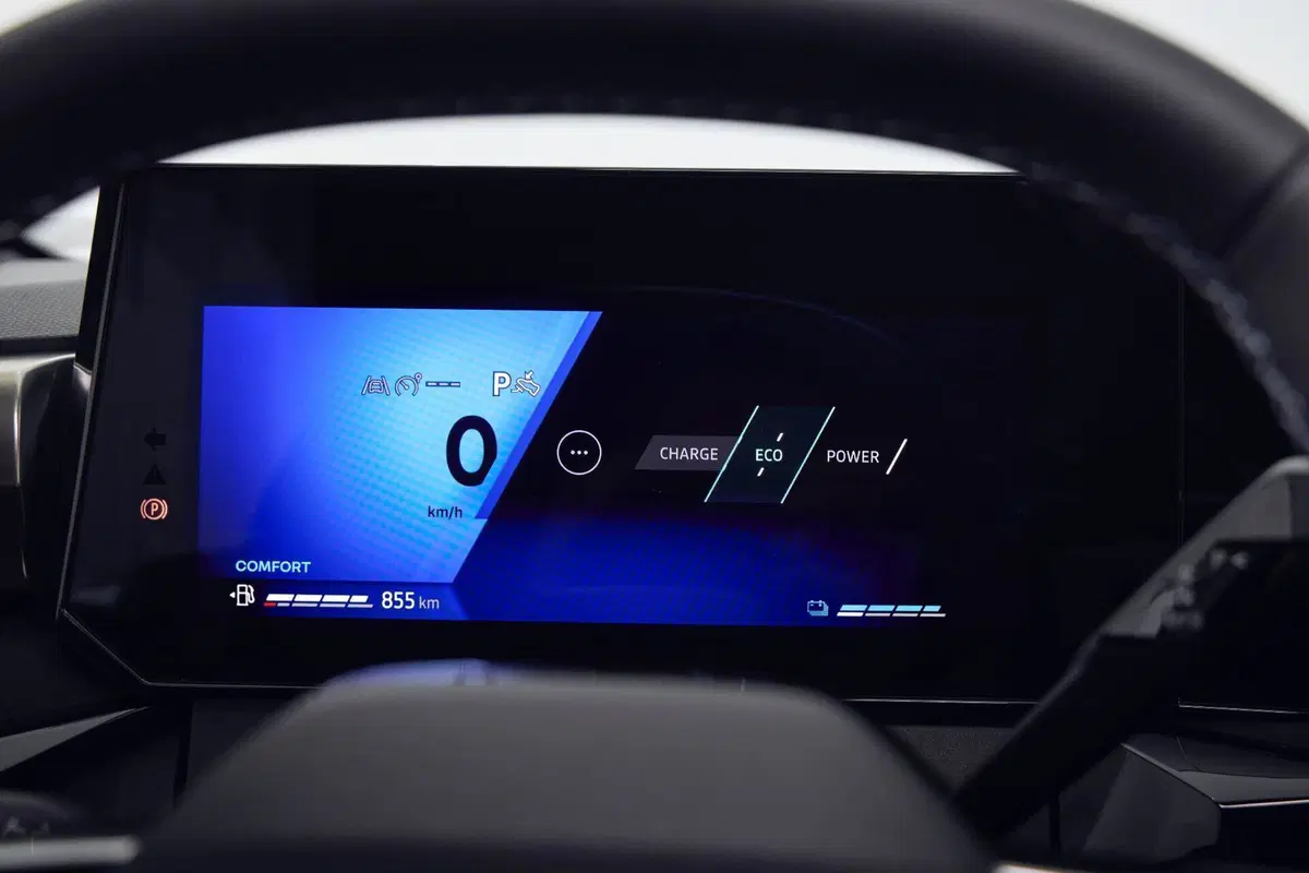 Immagini di nuova Renault CLIO esprit Alpine in colorazione Grigio Scisto (12)