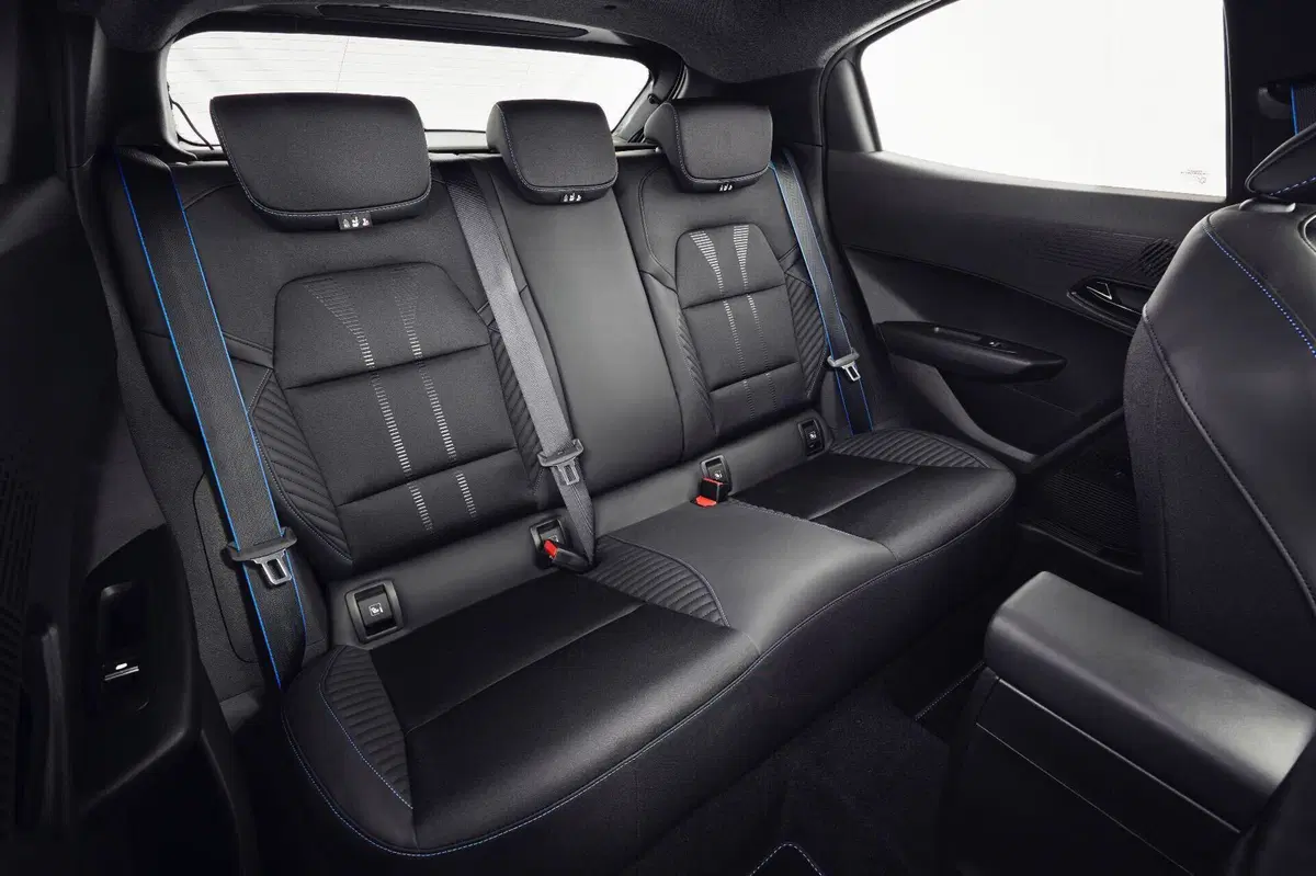 Immagini di nuova Renault CLIO esprit Alpine in colorazione Grigio Scisto (17)