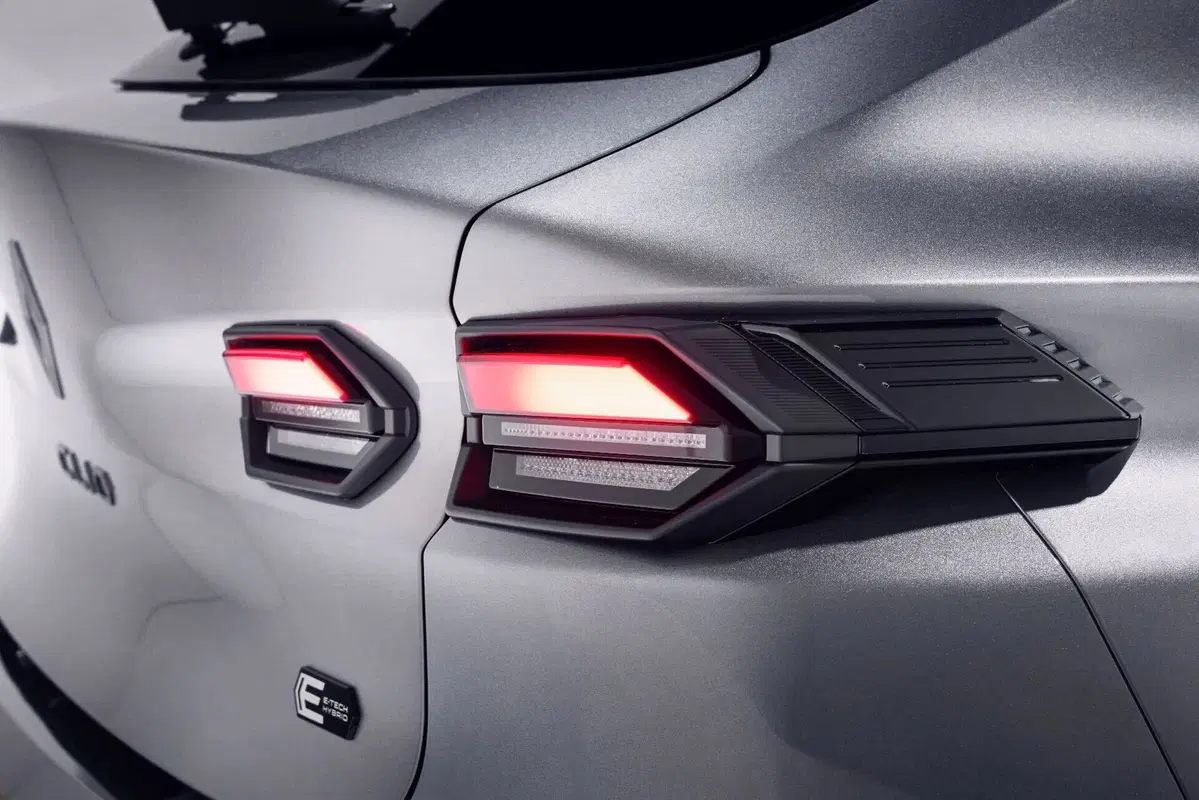 Immagini di nuova Renault CLIO esprit Alpine in colorazione Grigio Scisto (21)