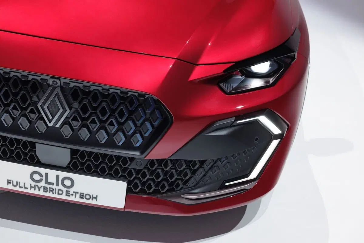 Immagini di nuova Renault CLIO esprit Alpine in colorazione Rosso Assoluto (6)