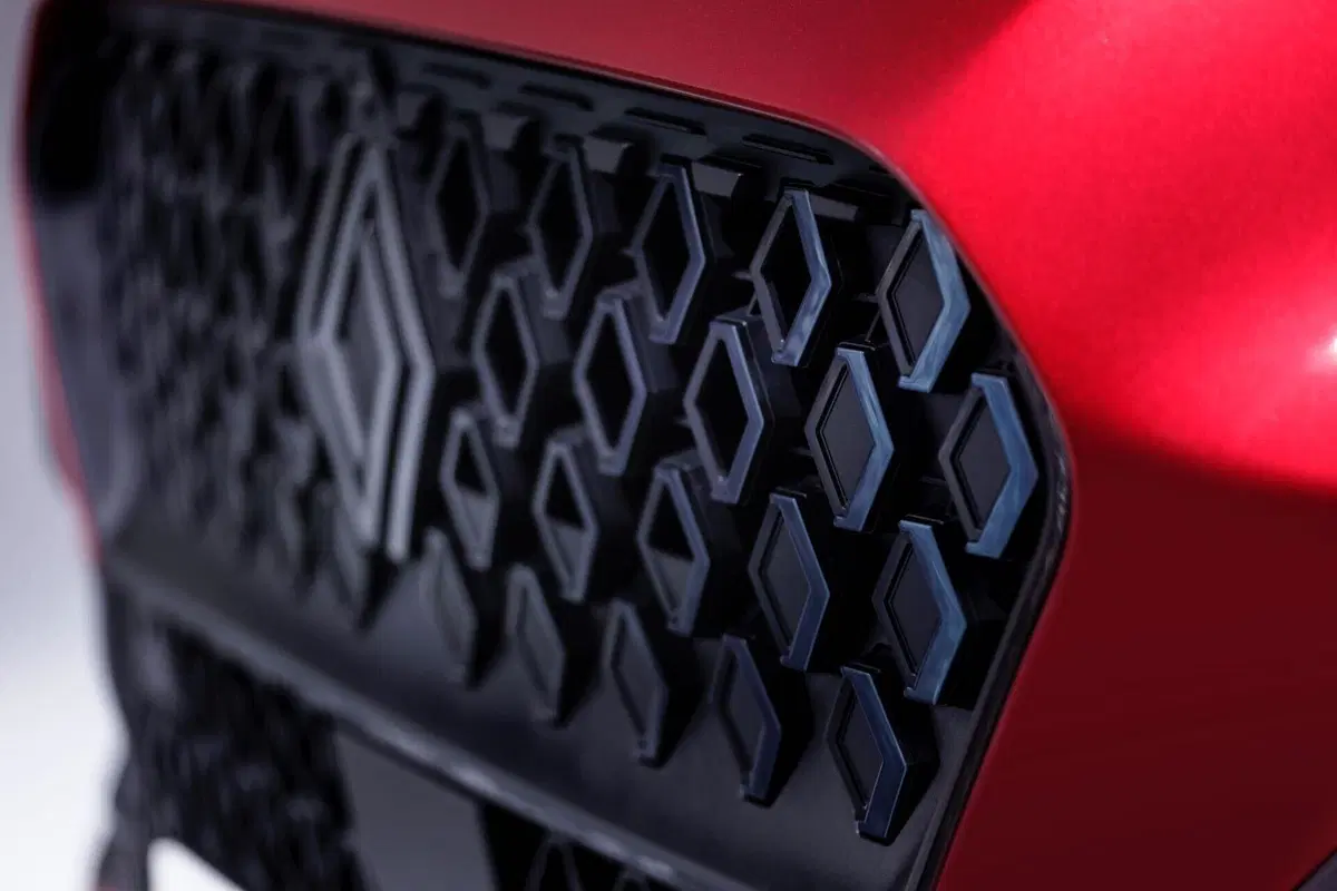 Immagini di nuova Renault CLIO esprit Alpine in colorazione Rosso Assoluto (7)