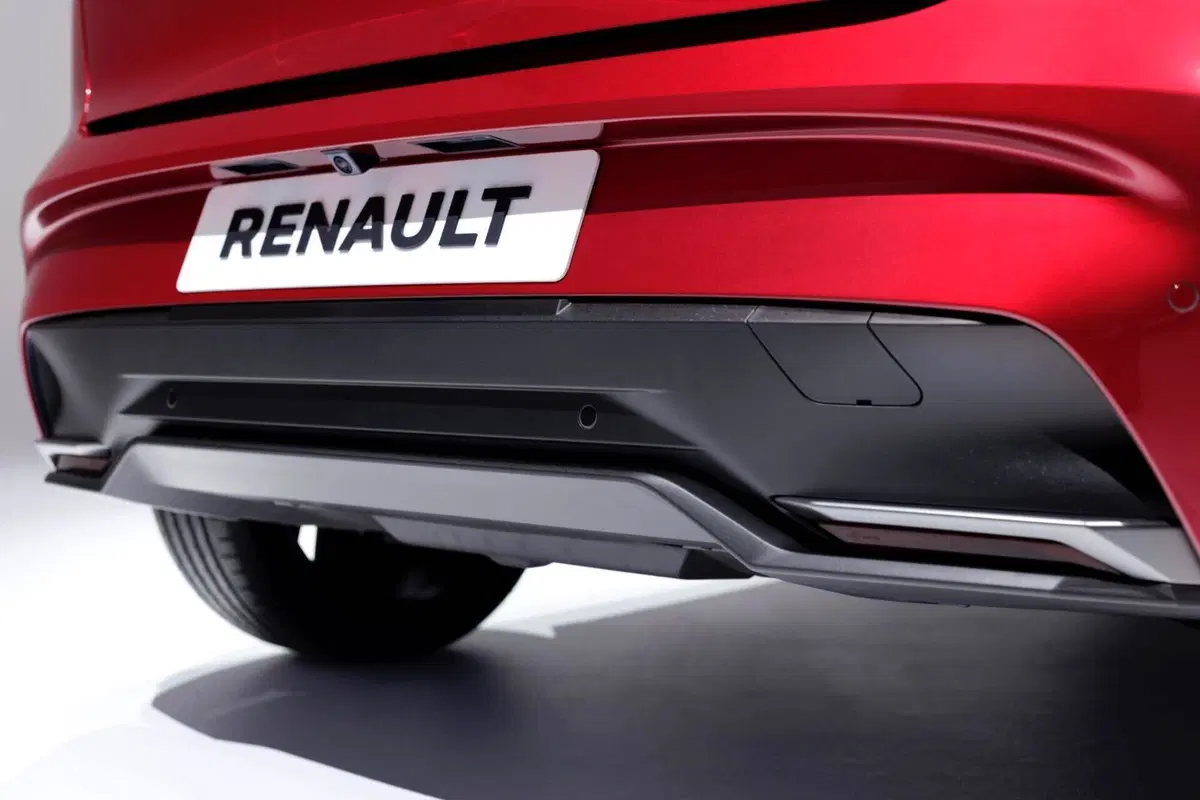 Immagini di nuova Renault CLIO esprit Alpine in colorazione Rosso Assoluto (13)