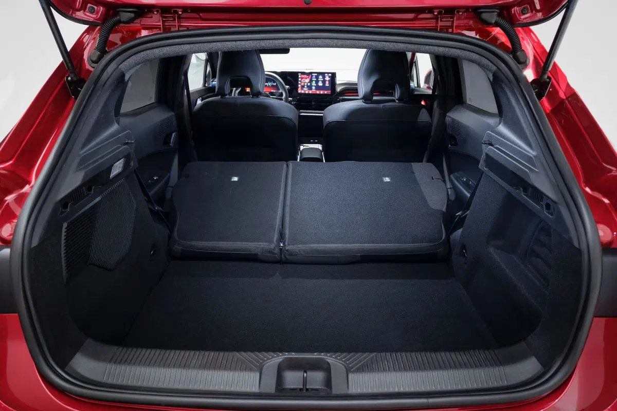 Immagini di nuova Renault CLIO esprit Alpine in colorazione Rosso Assoluto (46)