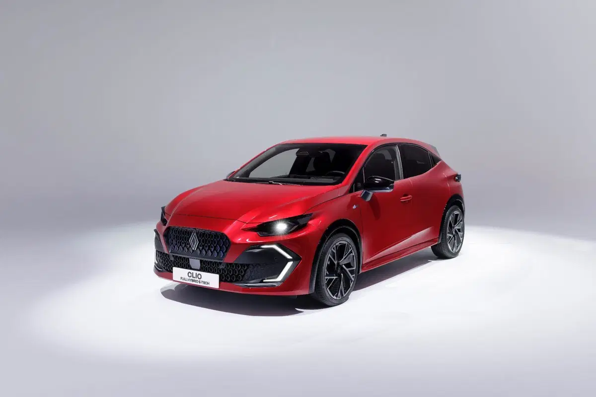 Immagini di nuova Renault CLIO esprit Alpine in colorazione Rosso Assoluto