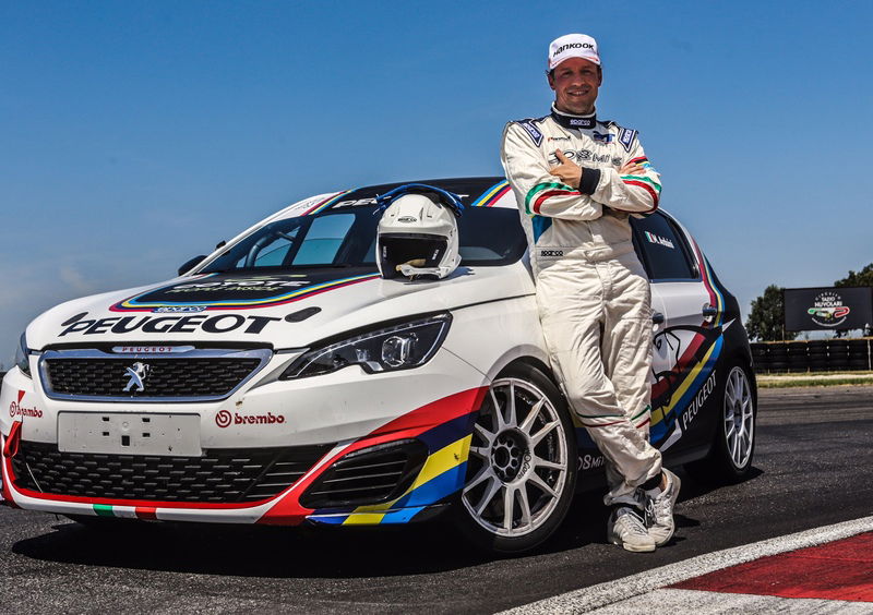 Dopo &#039;Veloce come il vento&#039;, Accorsi prova la Peugeot 308 Mi16 Gti al fianco di Arduini