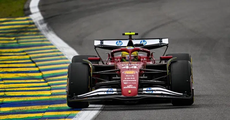 F1. "&Egrave; devastante, ma non bisogna smettere di lottare. Mi scuso con il team". Lewis Hamilton analizza cos&igrave; un GP del Brasile disastroso per la Ferrari