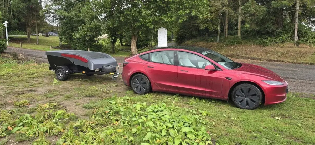 Dalla Tesla a un mini camper di lusso: ecco il Dashaway eCT, la roulotte ultraleggera che fa impazzire il web