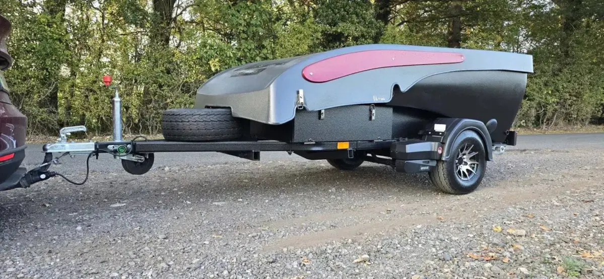 Dalla Tesla a un mini camper di lusso: ecco il Dashaway eCT, la roulotte ultraleggera che fa impazzire il web (3)