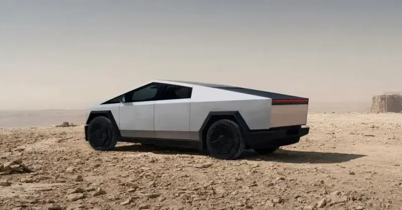 Caos in casa Tesla: lascia il capo del programma Cybertruck dopo il flop commerciale