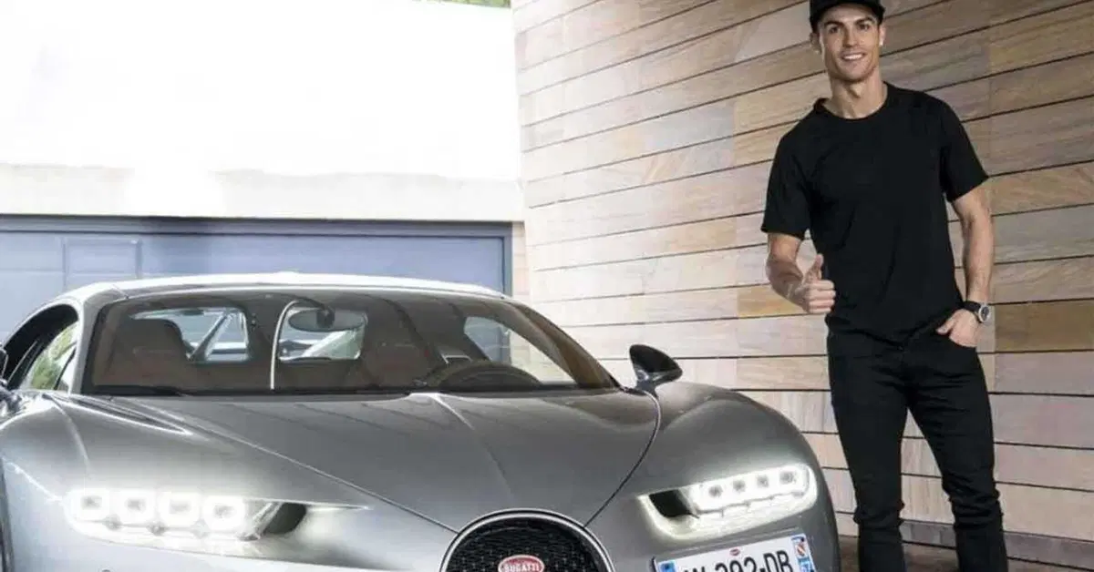 Cristiano Ronaldo confessa: &ldquo;Ho cos&igrave; tante auto che non me le ricordo nemmeno tutte&rdquo;