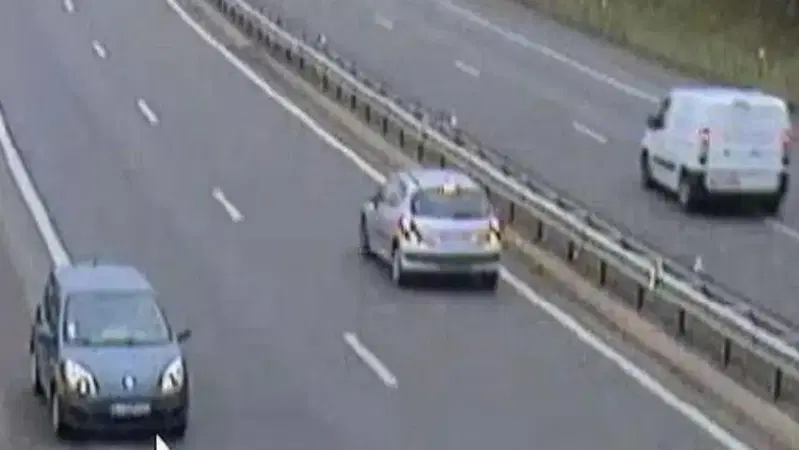 Inseguimento da film: lanciato a 250 km/h contromano senza patente, braccato da un elicottero come in GTA