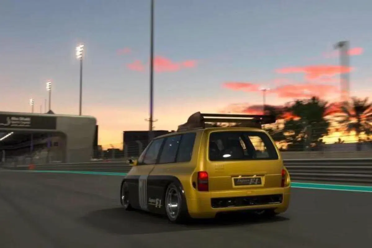 Torna la leggenda: la Renault Espace F1 del 1994 rinasce in Gran Turismo 7 (5)