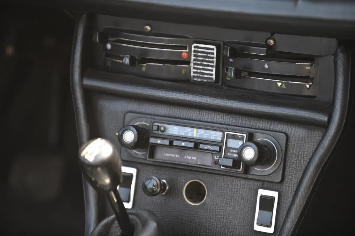 Peugeot 504 Cabrio Pininfarina, l'italo-francese [Video] (6)