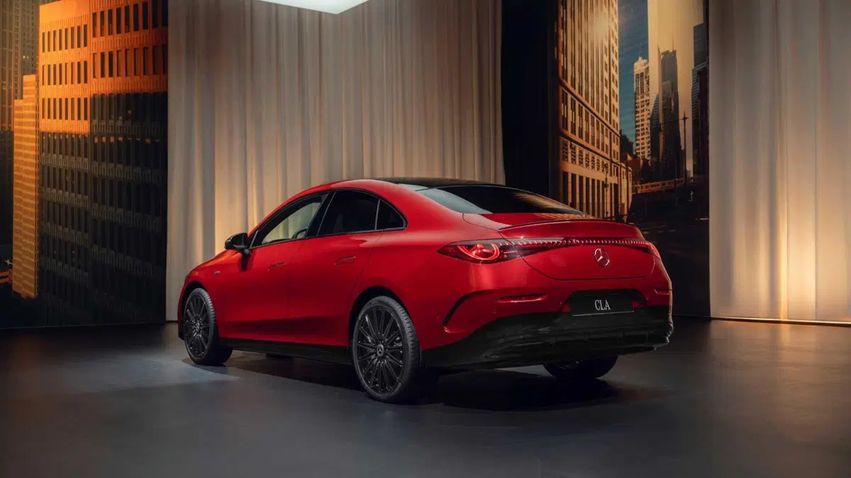 Mercedes-Benz CLA 200 AMG Line Premium 4matic auto (4)
