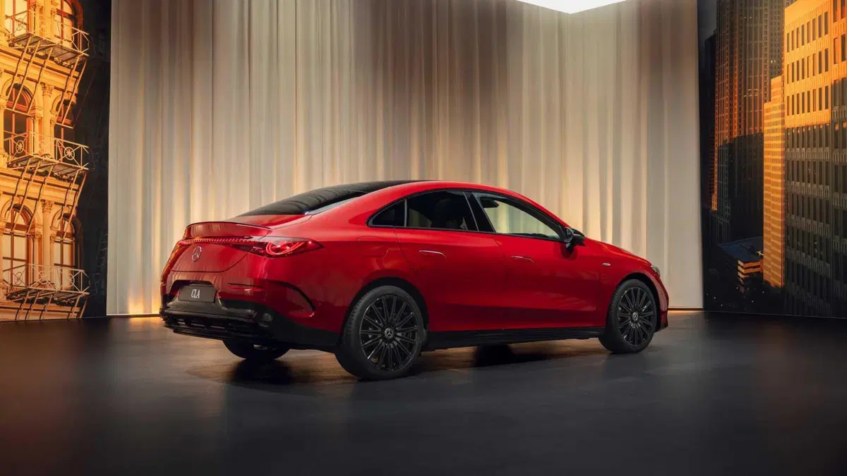 Mercedes-Benz CLA 200 AMG Line Premium 4matic auto (5)