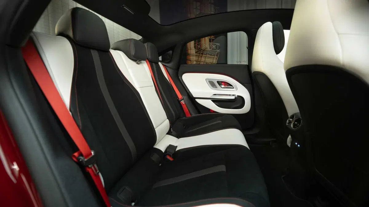 Mercedes-Benz CLA 200 AMG Line Premium 4matic auto (9)