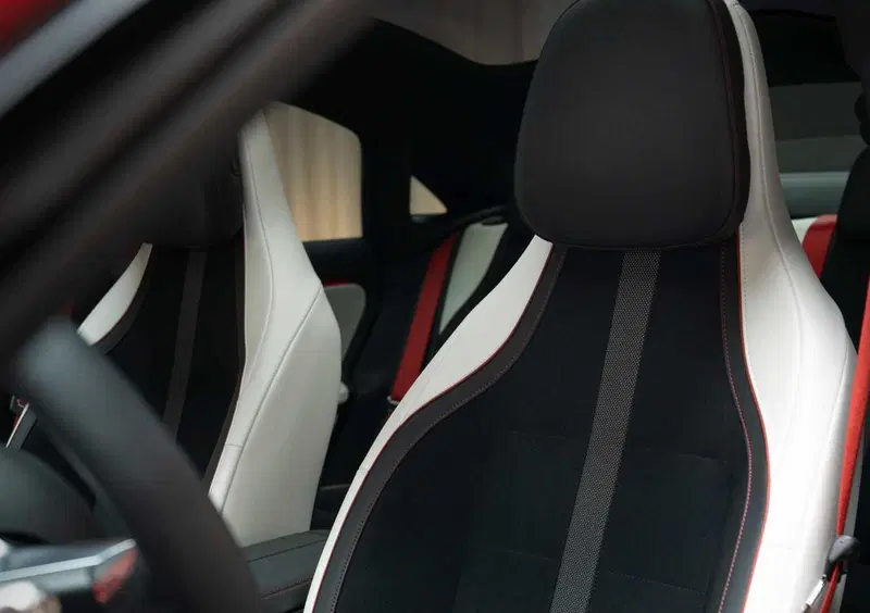 Mercedes-Benz CLA (10)