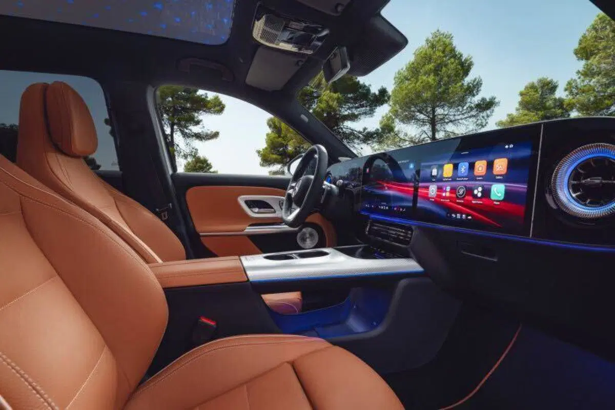 Nuova Mercedes GLB 2026: svelate le prime immagini del SUV che sostituirà la EQB (8)