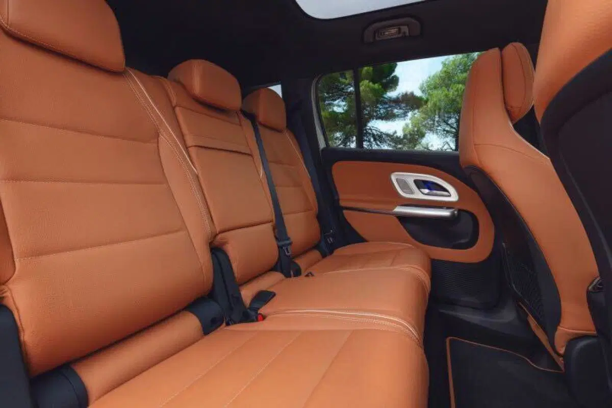 Nuova Mercedes GLB 2026: svelate le prime immagini del SUV che sostituirà la EQB (11)