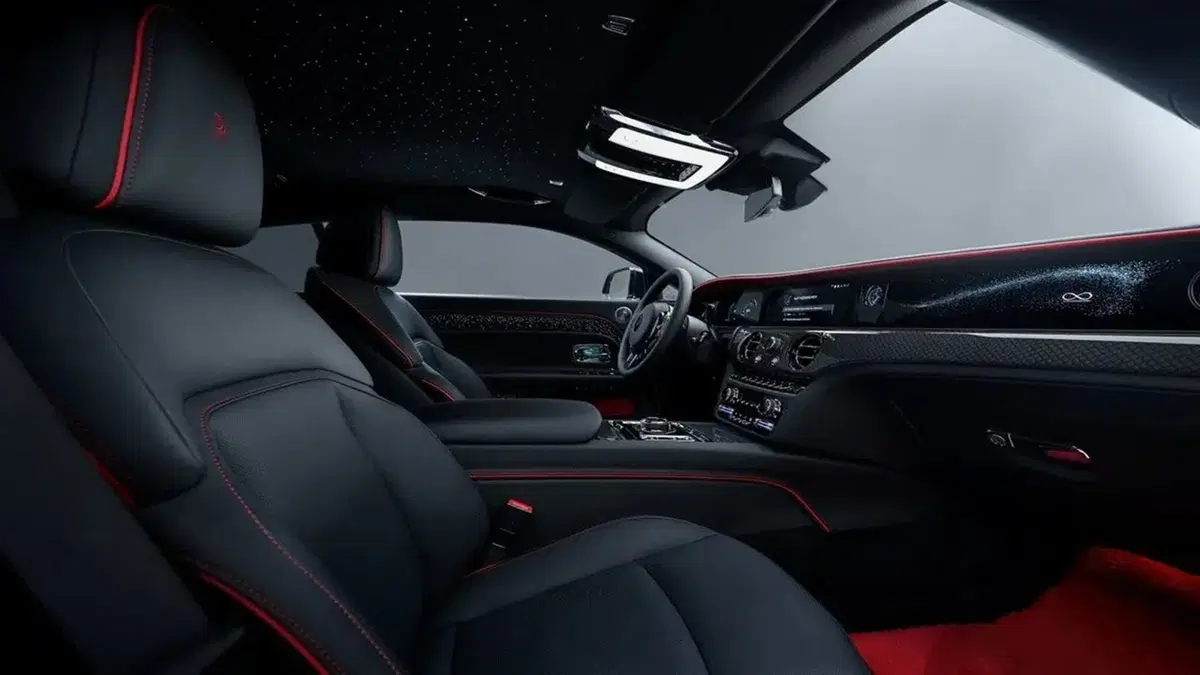 Novitec trasforma la Rolls-Royce Spectre: il lusso elettrico più estremo mai visto (9)