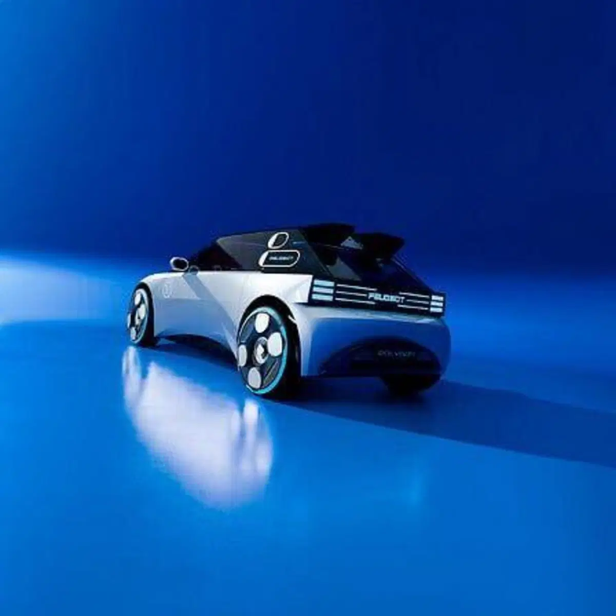 Peugeot Polygon 2025: un concept futuristico che anticipa la nuova e-208 e che cambia il modo di guidare (4)