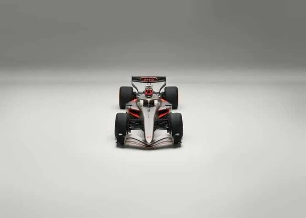 F1 2026. Audi svela la livrea della nuova R26 Concept: la rivoluzione dei quattro anelli è pronta a scendere in pista nel 2026 (7)