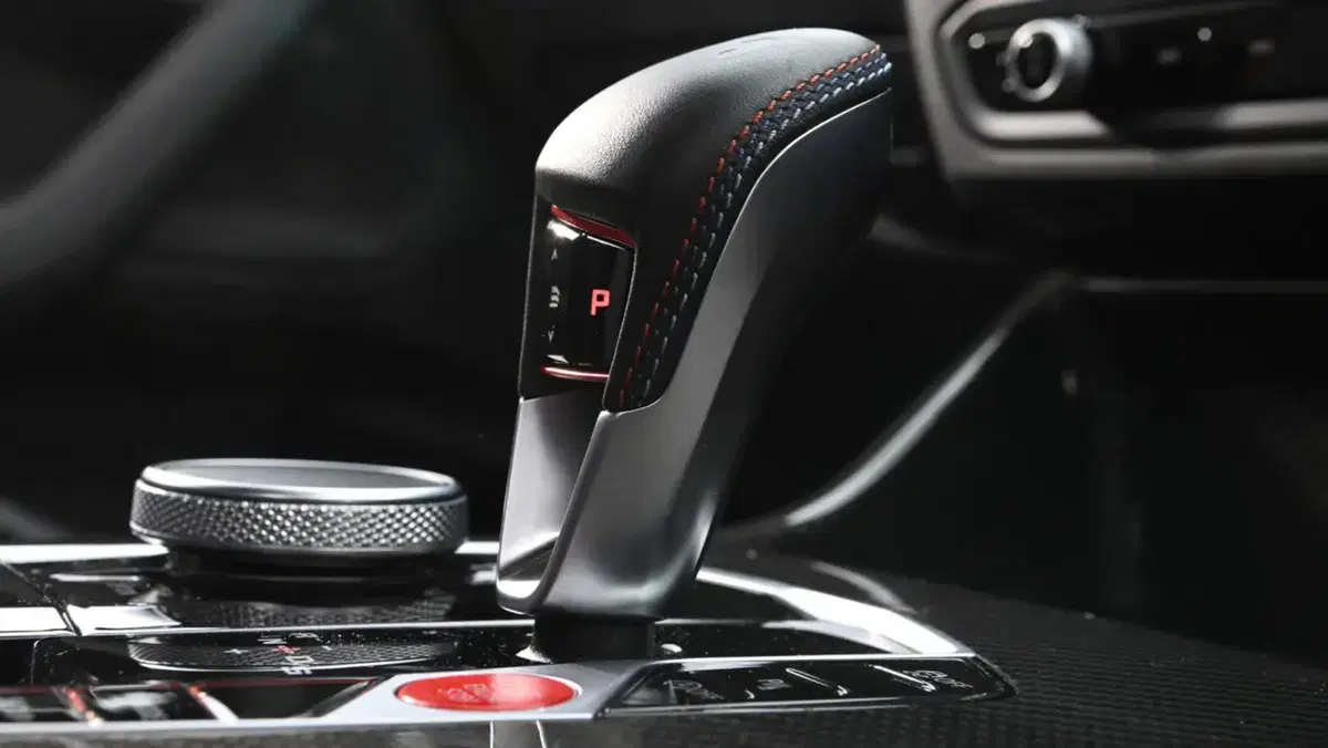 Nuova BMW M2 CS 2025: cosa ne pensano gli inglesi di questa belva da 523 CV (9)