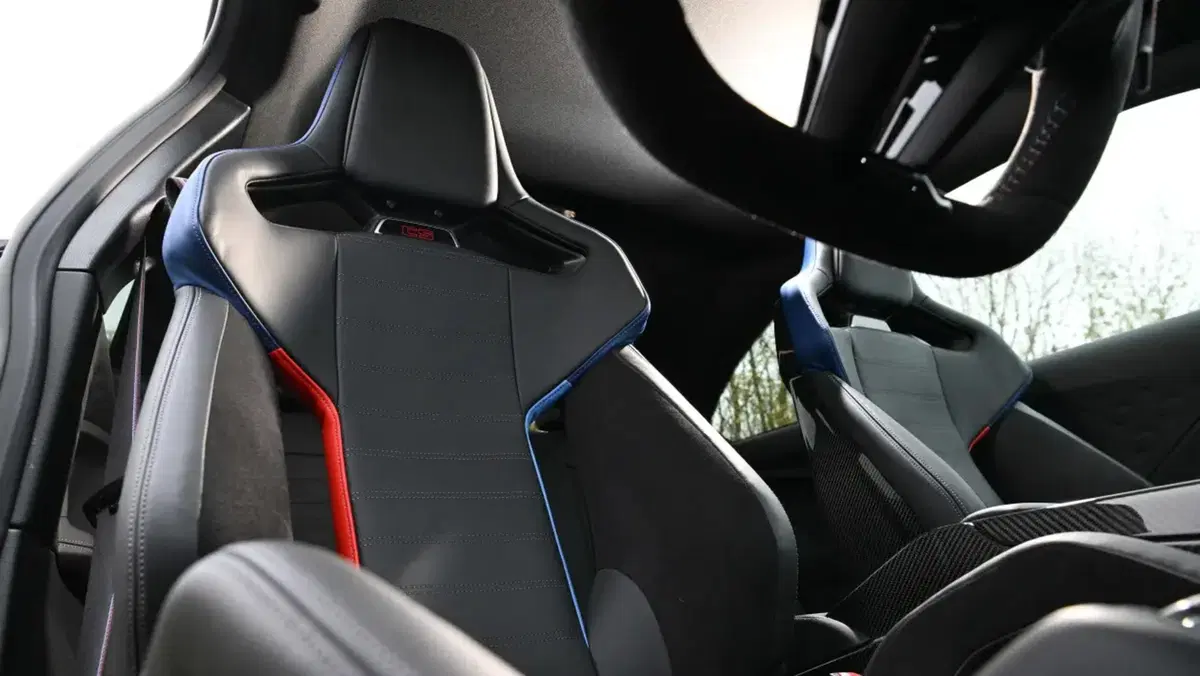 Nuova BMW M2 CS 2025: cosa ne pensano gli inglesi di questa belva da 523 CV (10)