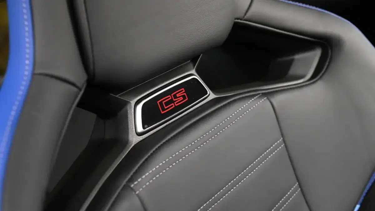 Nuova BMW M2 CS 2025: cosa ne pensano gli inglesi di questa belva da 523 CV (11)