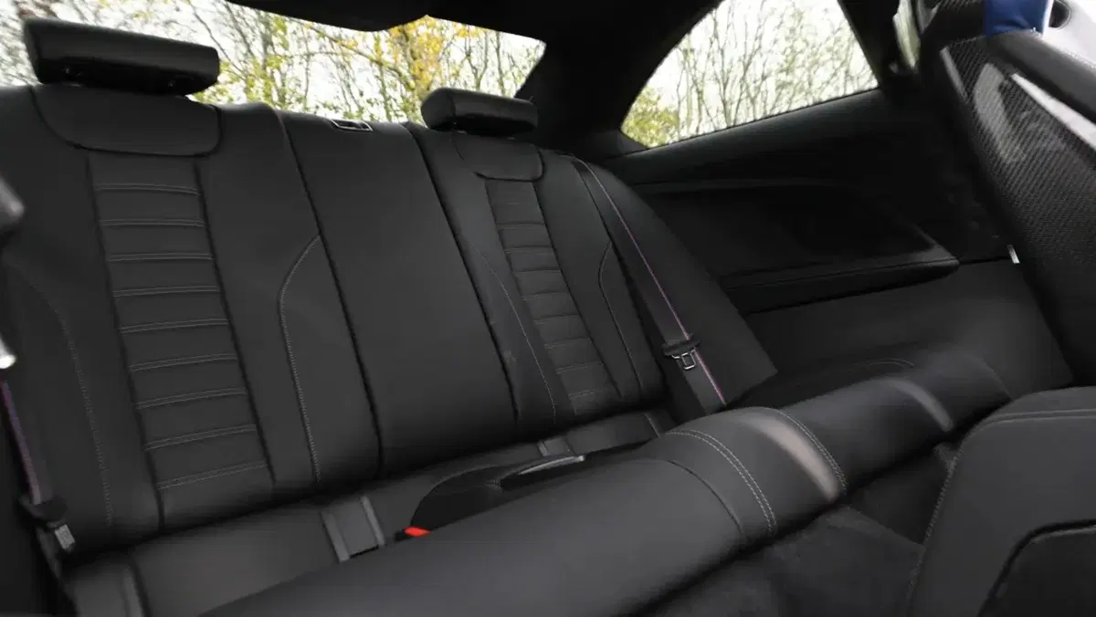 Nuova BMW M2 CS 2025: cosa ne pensano gli inglesi di questa belva da 523 CV (13)