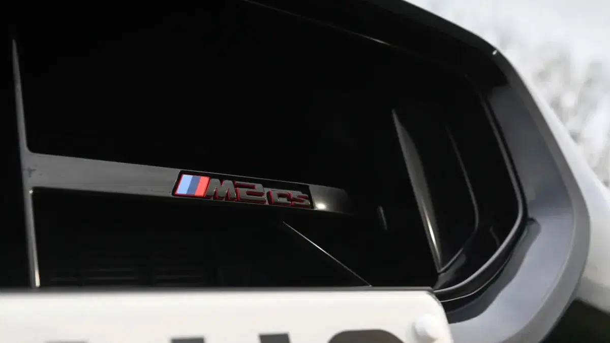 Nuova BMW M2 CS 2025: cosa ne pensano gli inglesi di questa belva da 523 CV (14)