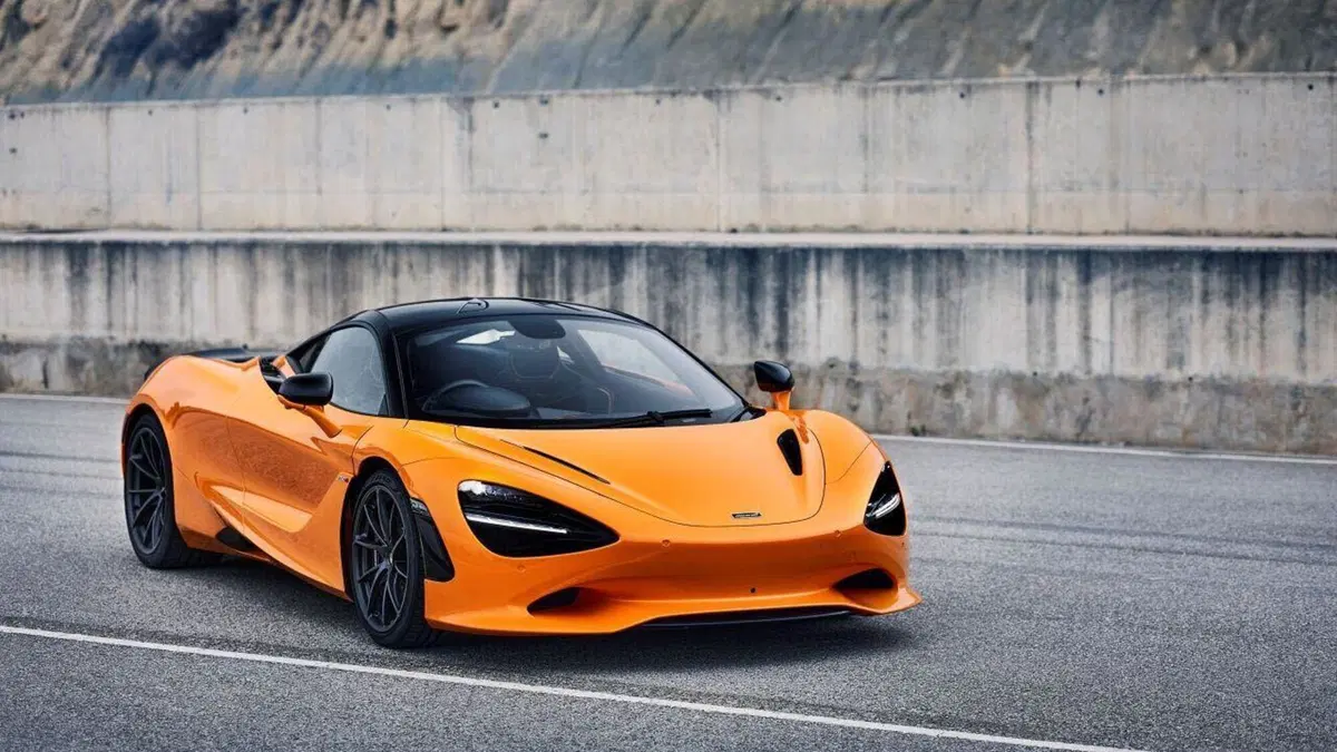 Rivoluzione in casa McLaren: nel 2028 arriva il primo SUV ibrido, più potente di una Urus e più lussuoso di una Bentley (8)
