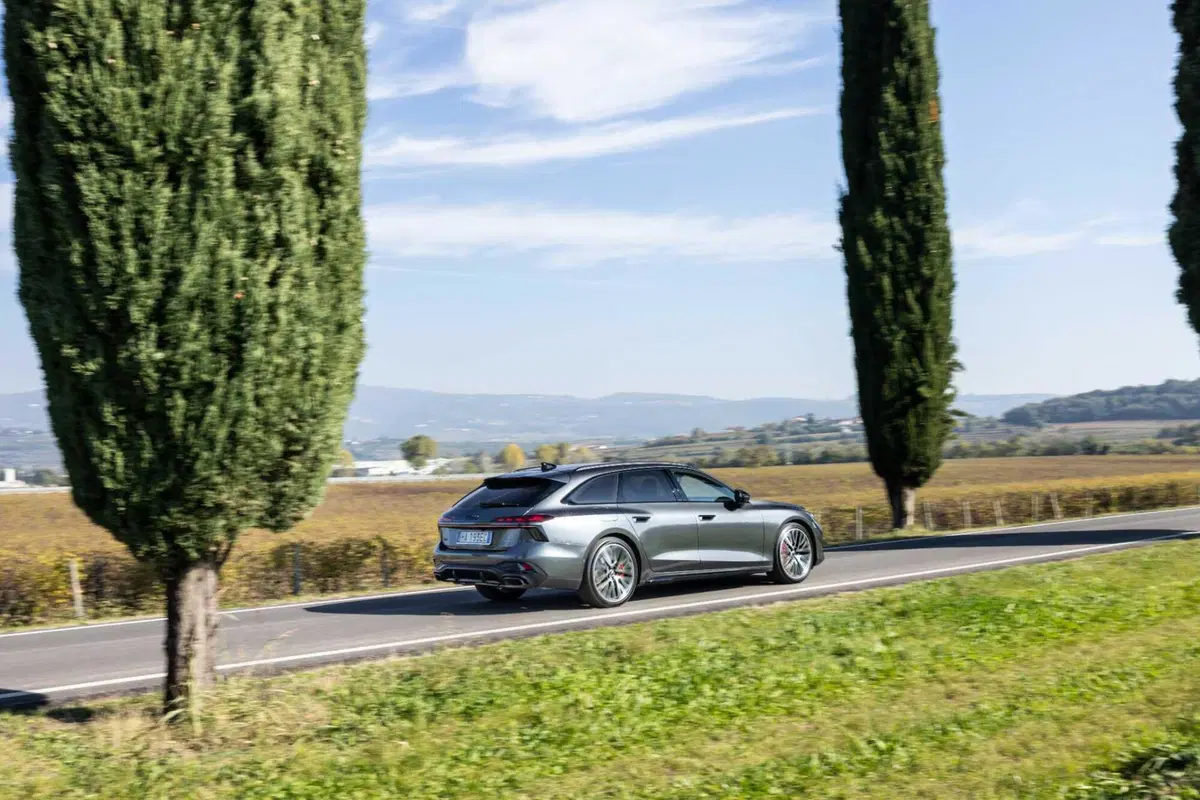 Audi A6 e-hybrid: eleganza elettrificata con oltre 100 km di autonomia | Caratteristiche, prezzi e allestimenti [VIDEO] (7)