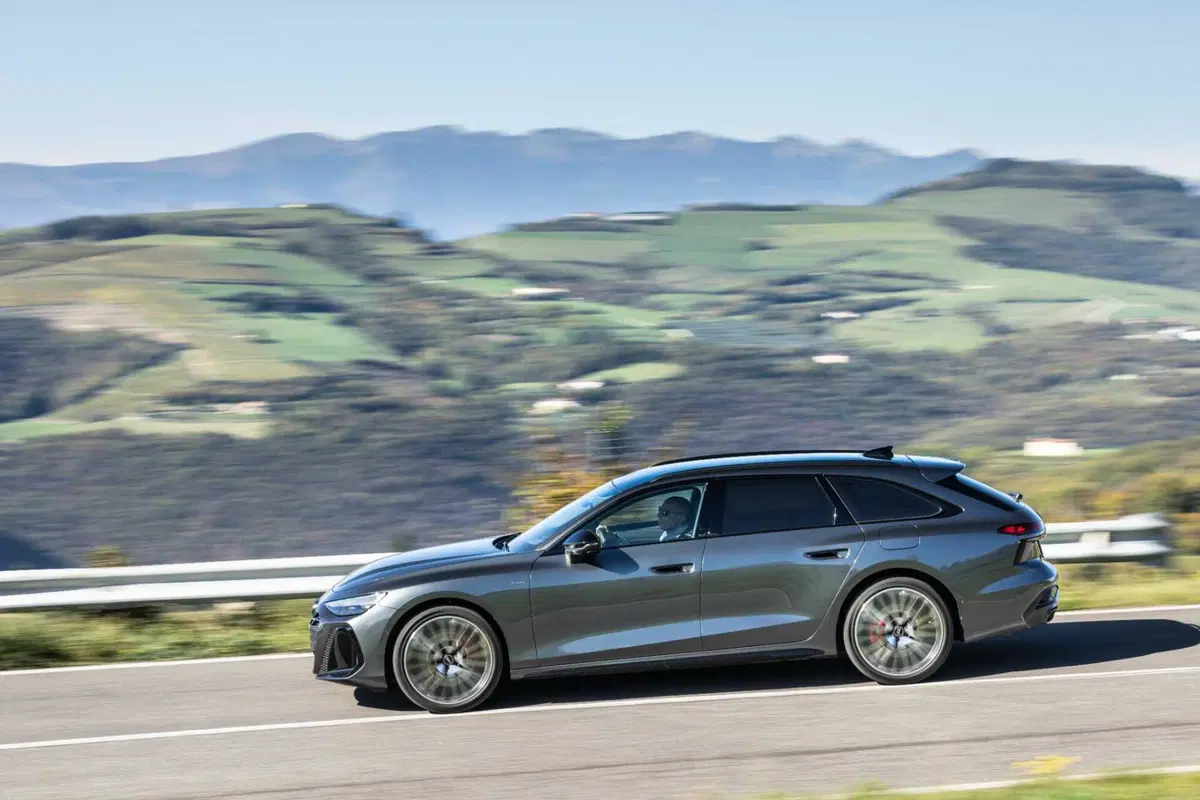 Audi A6 e-hybrid: eleganza elettrificata con oltre 100 km di autonomia | Caratteristiche, prezzi e allestimenti [VIDEO] (23)