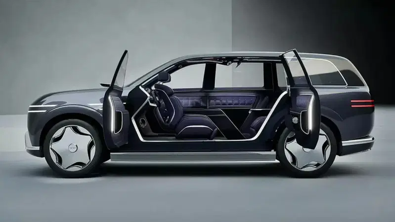 Genesis GV90: il SUV elettrico di lusso con portiere &ldquo;alla Rolls-Royce&rdquo;
